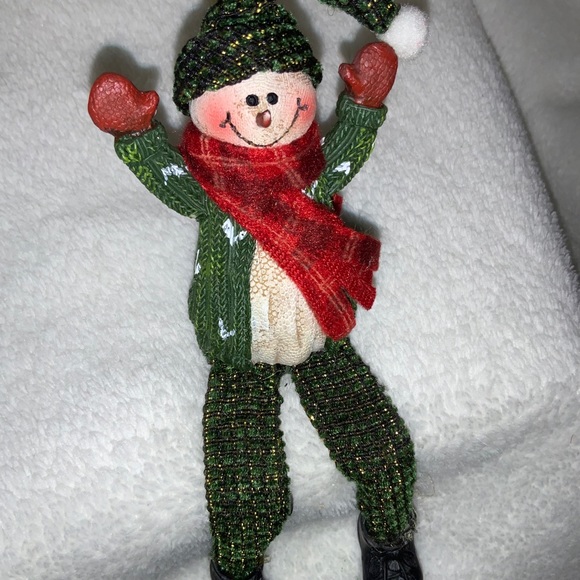 2/$10 ADORABLE 5” SITTING SNOWMAN - Picture 6 of 6